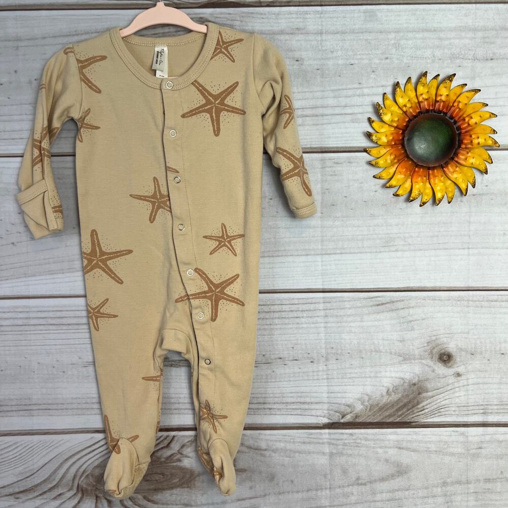 Rylee + Cru Baby Footed Pajamas Romper Beige Starfish Print 0-3 Months